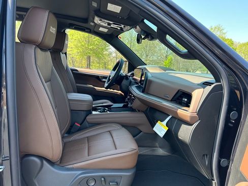 New 2026 Chevrolet Suburban High Country RWD image 52