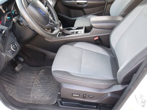 Used 2017 Ford Escape SE AWD/4WD image 6