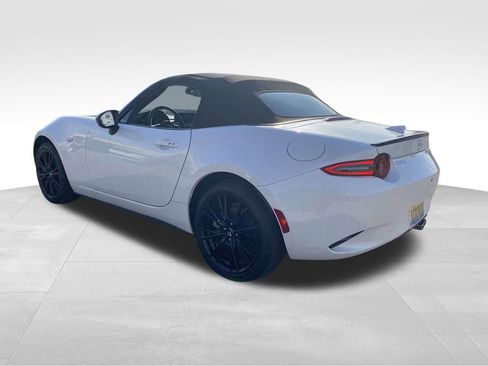 Used 2024 MAZDA MX-5 Miata Club image 4