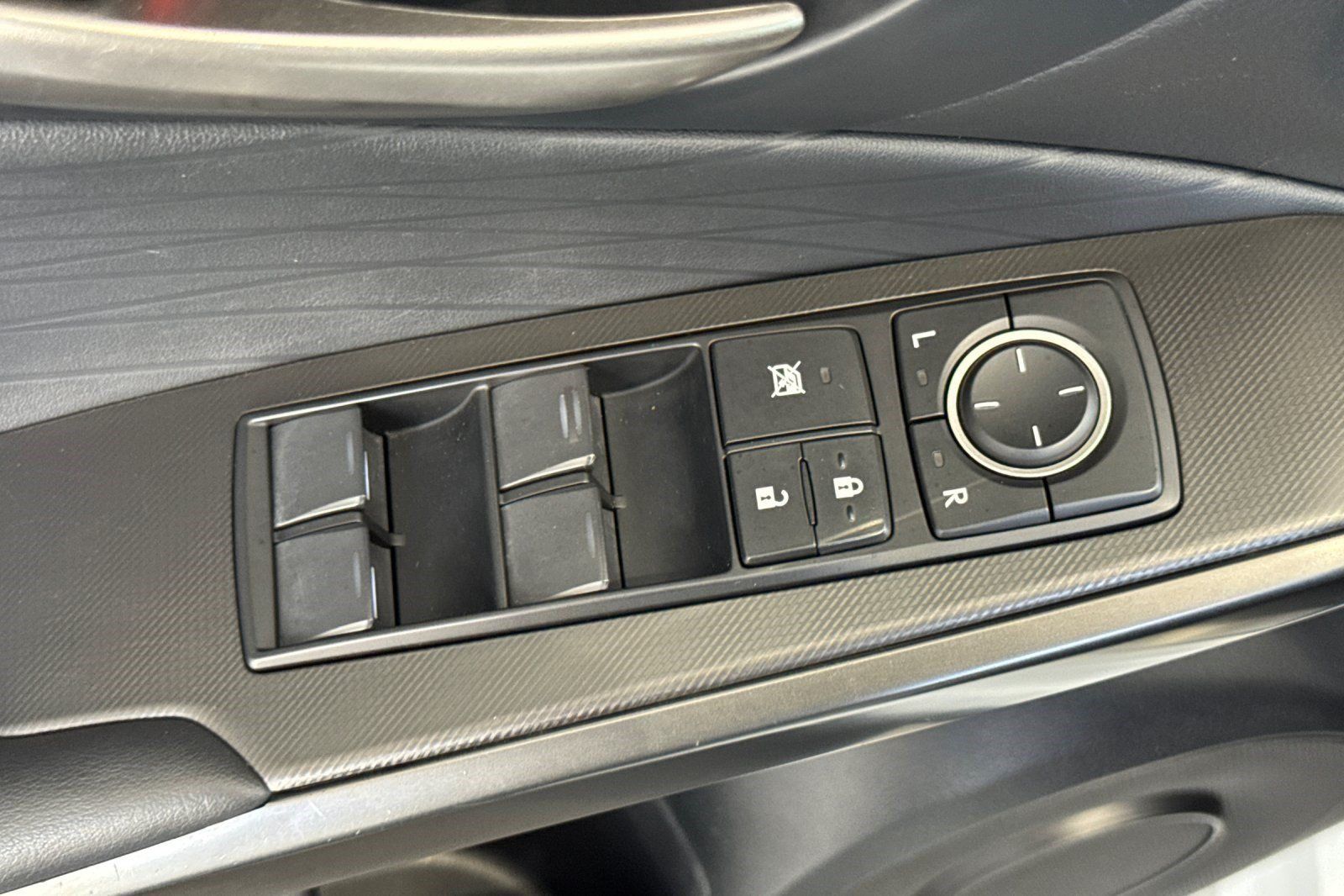 Used 2024 Lexus IS 350 F Sport RWD image 13