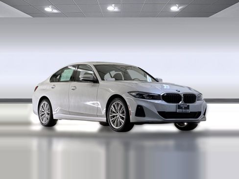 Used 2023 BMW 330i Sedan w/ Parking Assistance Package RWD image 6