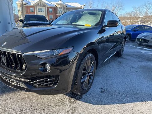 Used 2024 Maserati Levante GT Ultima image 4