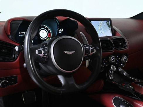 Used 2020 Aston Martin V8 Vantage Coupe image 10