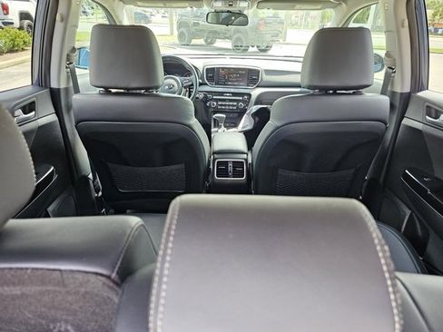 Used 2022 Kia Sportage EX image 18