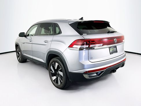 Used 2024 Volkswagen Atlas Cross Sport SE AWD/4WD image 5