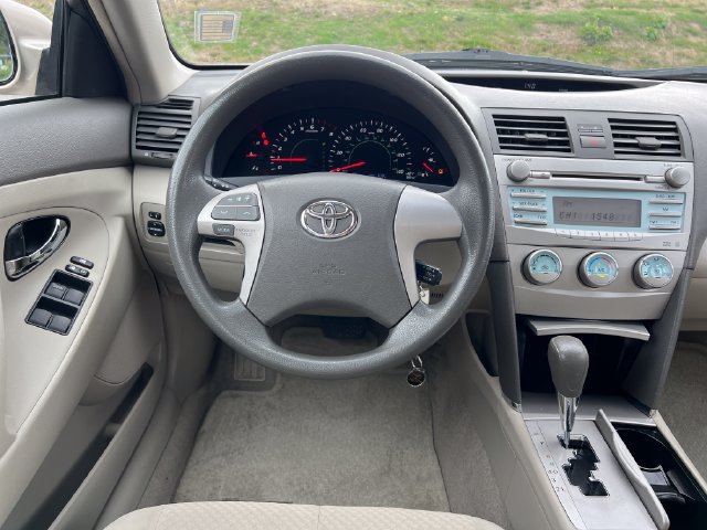 Used 2007 Toyota Camry LE FWD image 12