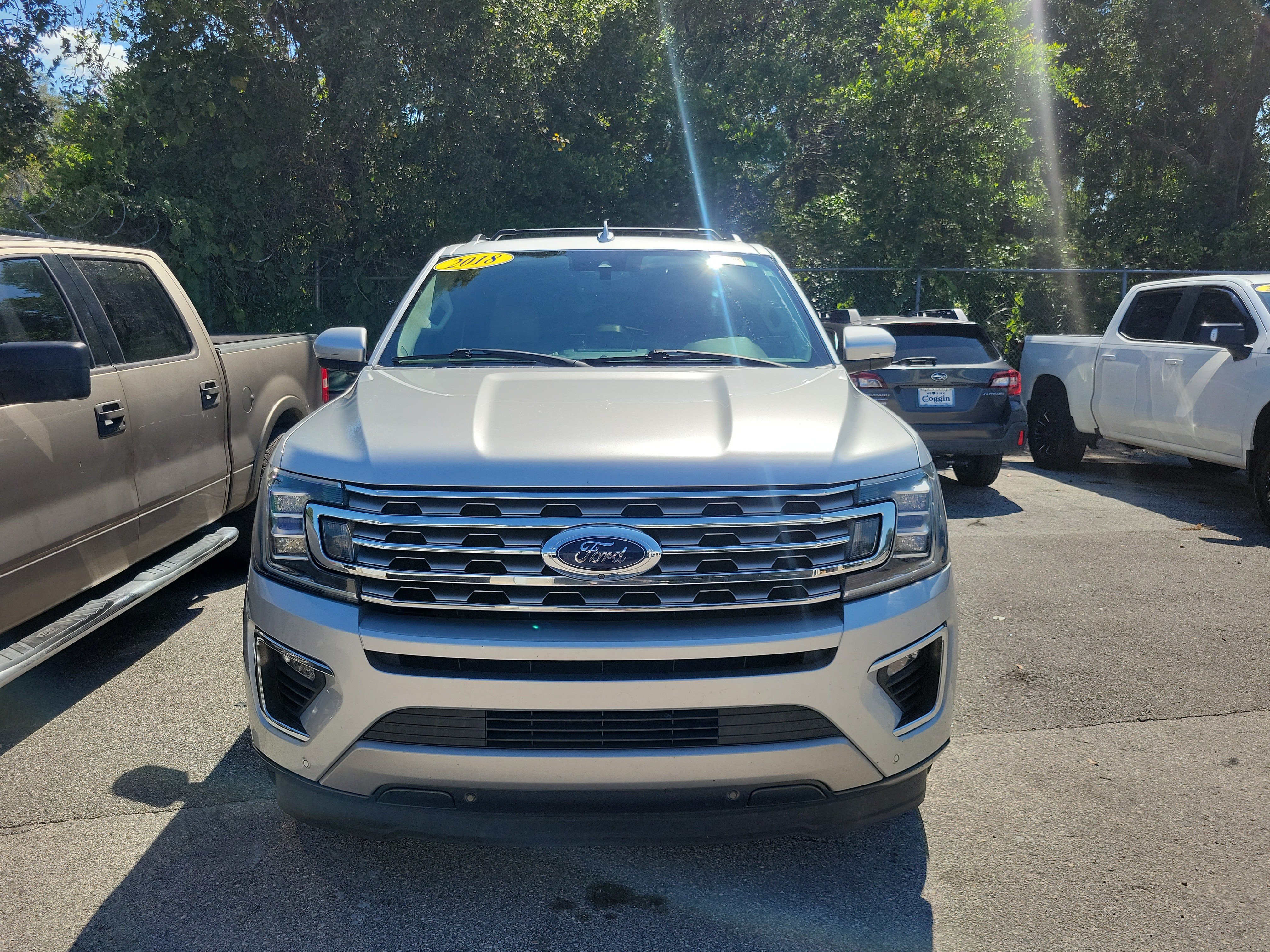 Used 2018 Ford Expedition Limited w/ Equipment Group 302A RWD image 2