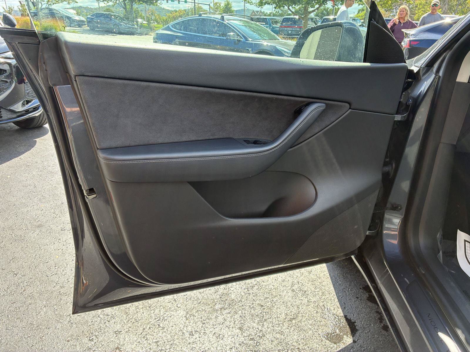 Used 2021 Tesla Model Y Long Range AWD/4WD image 7