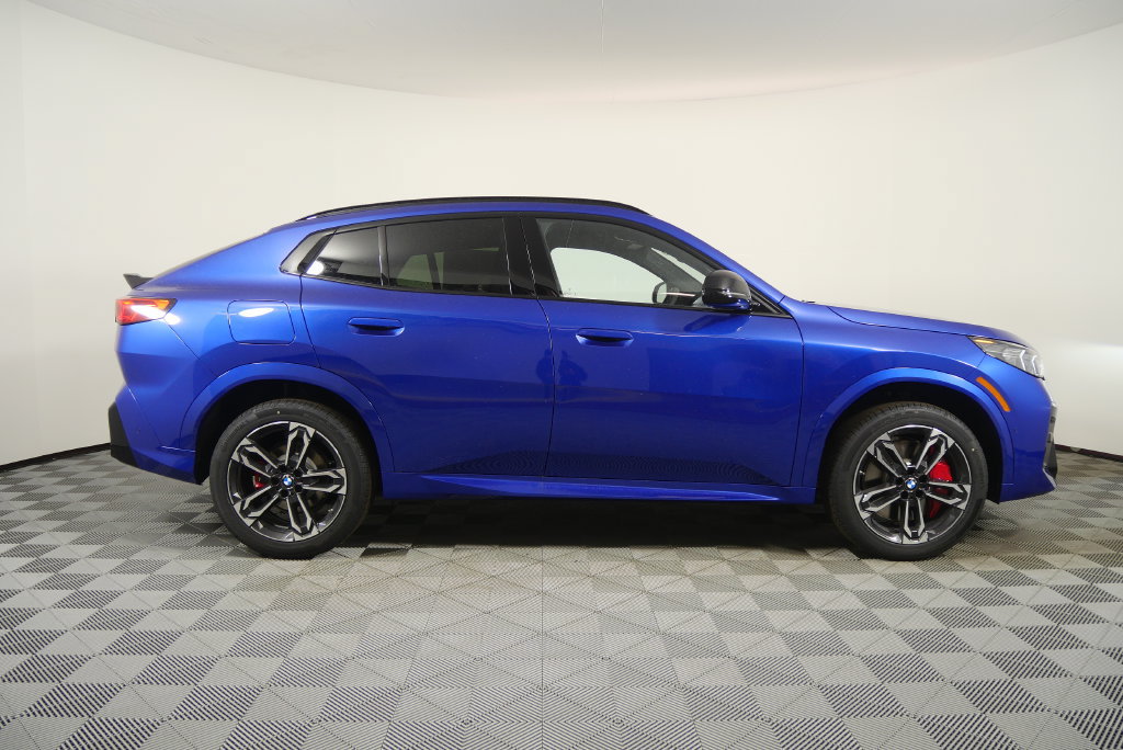 Used 2026 BMW X2 xDrive28i w/ M Sport Package AWD/4WD image 6