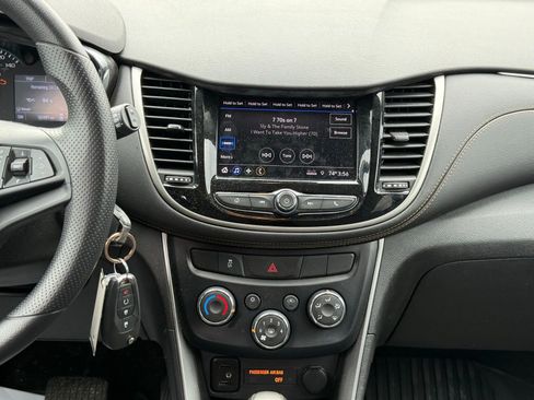 Used 2020 Chevrolet Trax LT image 18