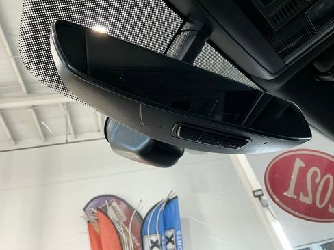 Used 2021 Volkswagen Tiguan SE R-Line image 40