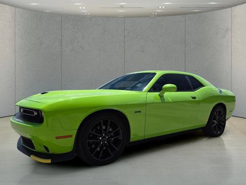 Used 2023 Dodge Challenger R/T RWD image 10