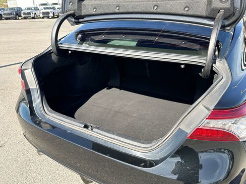 Used 2019 Toyota Camry XSE image 14