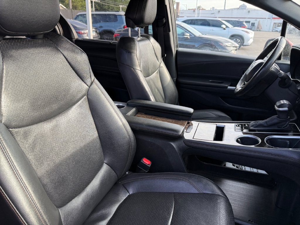 Certified 2025 Toyota Sienna Platinum AWD/4WD image 18