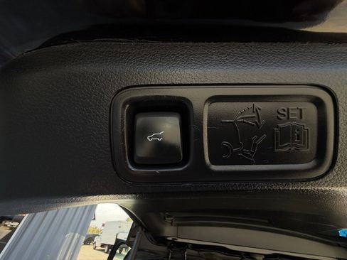 Used 2019 Ford Expedition Max Limited image 21