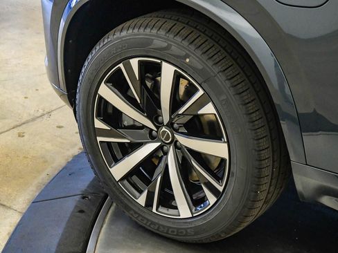 New 2026 Volvo XC90 T8 Core AWD/4WD image 9