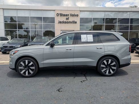 Certified 2025 Volvo EX90 Ultra AWD/4WD image 3