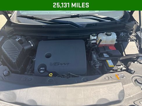 Used 2024 Buick Enclave Essence AWD/4WD image 4