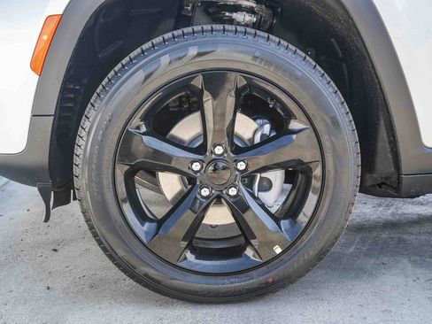New 2026 Jeep Grand Cherokee Limited w/ Limited Altitude Package AWD/4WD image 11