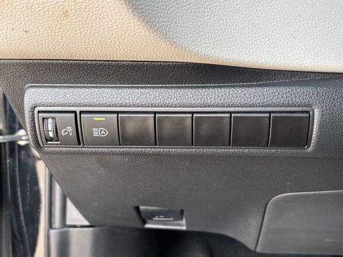 Used 2023 Toyota Corolla LE FWD image 22