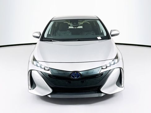 Used 2020 Toyota Prius Prime XLE image 2