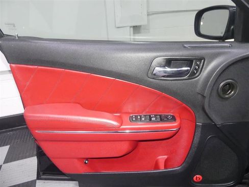 Used 2014 Dodge Charger R/T image 18