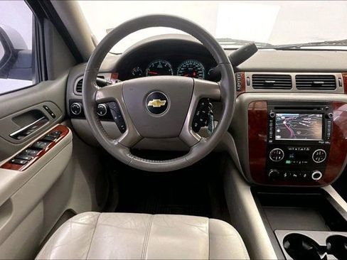 Used 2013 Chevrolet Avalanche LT AWD/4WD image 4