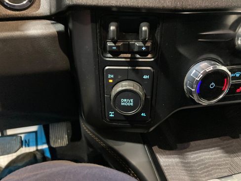 Used 2023 Ford F350 Platinum image 34