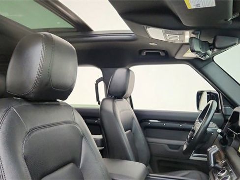 Used 2024 Land Rover Defender 110 S image 20