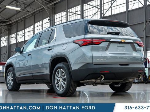 Used 2023 Chevrolet Traverse LT FWD image 33