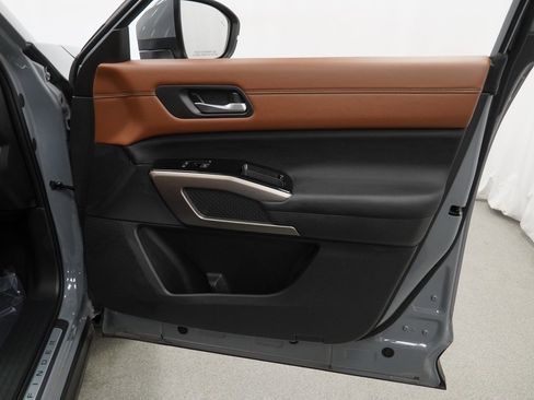 Used 2024 Nissan Pathfinder Platinum w/ Cargo Package image 51