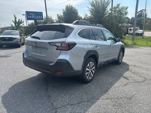 Certified 2025 Subaru Outback Premium AWD/4WD image 5