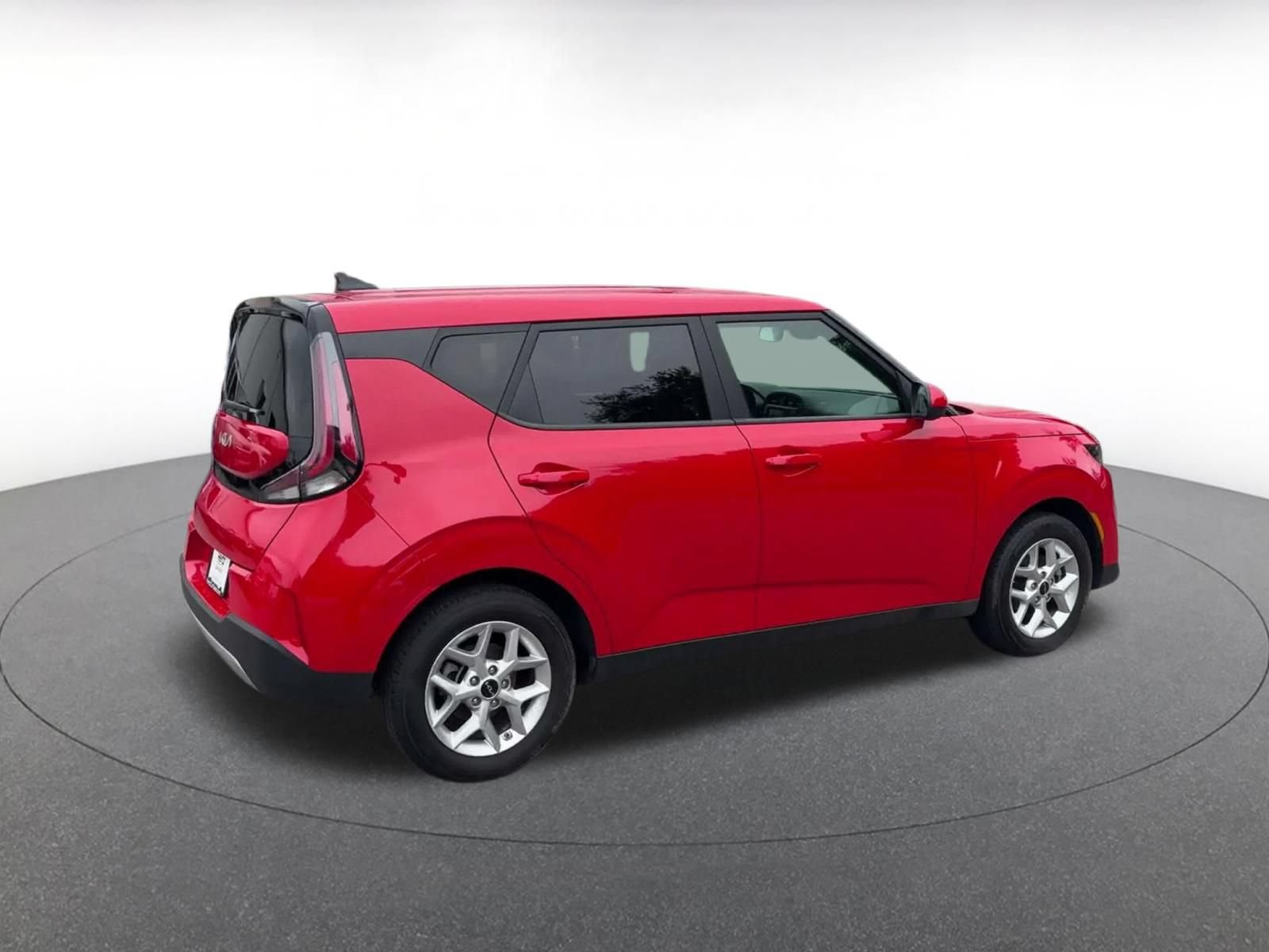 Used 2025 Kia Soul LX w/ LX Technology Package FWD image 13