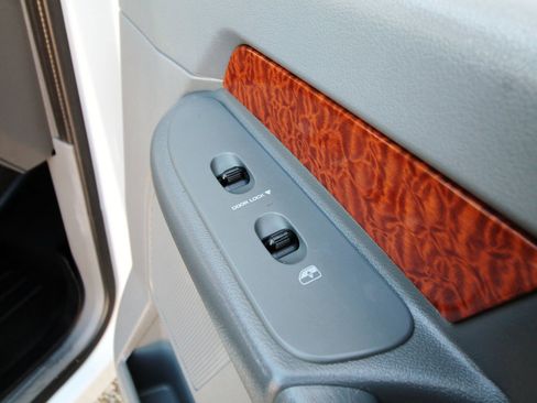 Used 2006 Dodge Ram 3500 Truck SLT image 38