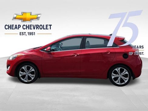 Used 2013 Hyundai Elantra GT w/ Style Pkg FWD image 2