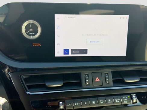 Used 2023 Lexus ES 350 F Sport w/ Accessory Package (Z2) image 32