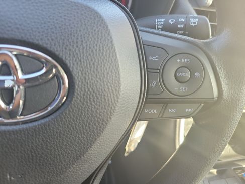 Used 2024 Toyota RAV4 LE FWD image 27