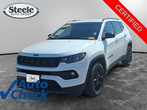 Certified 2026 Jeep Compass Latitude AWD/4WD image 1