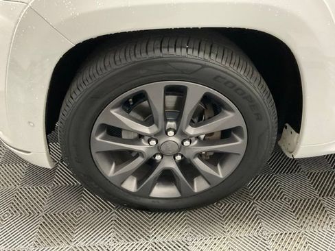 Used 2019 Jeep Grand Cherokee High Altitude AWD/4WD image 37