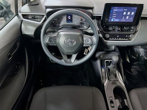 Used 2025 Toyota Corolla LE image 20