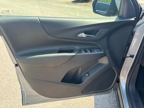 Used 2024 Chevrolet Equinox LT FWD image 25