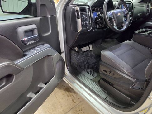Used 2018 Chevrolet Silverado 1500 LT w/ LT Eassist Package AWD/4WD image 21