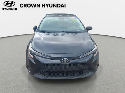 Used 2021 Toyota Corolla LE image 2