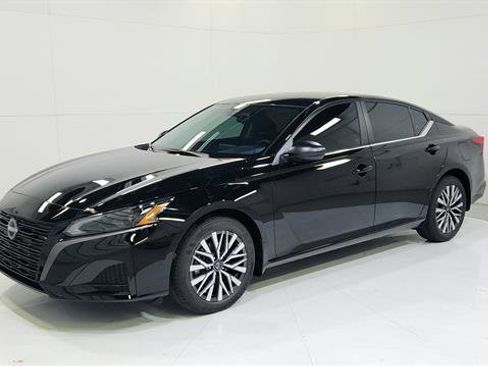 New 2026 Nissan Altima 2.5 SV FWD image 3