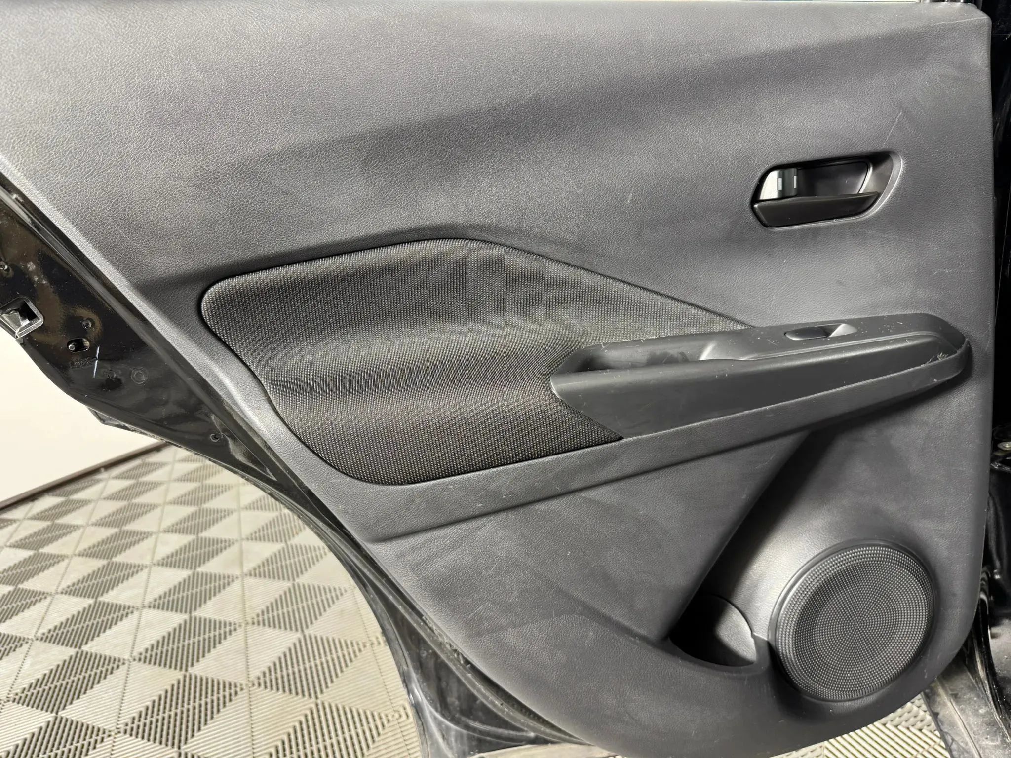 Used 2022 Nissan Kicks S FWD image 38