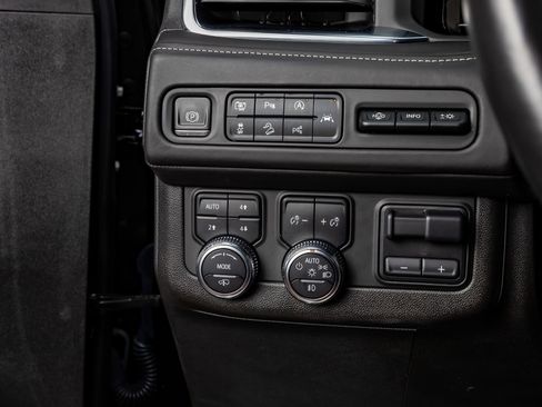 Used 2023 GMC Yukon Denali Ultimate image 21