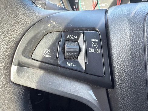Used 2021 Chevrolet Trax LT w/ Driver Confidence Package AWD/4WD image 12