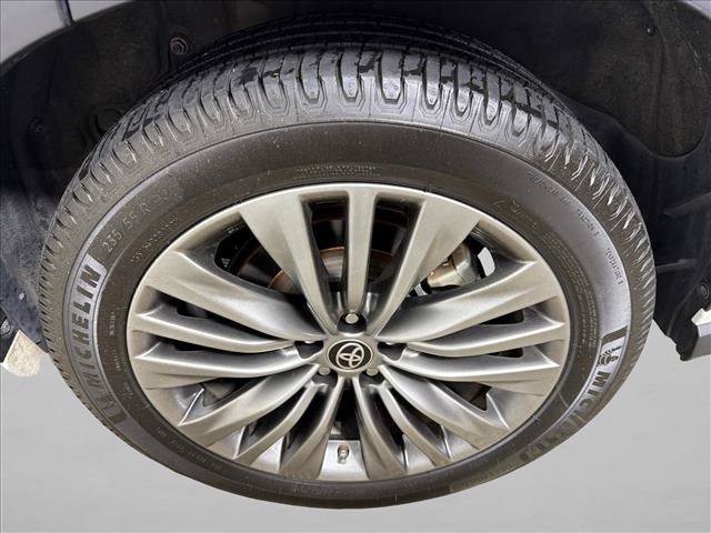 Used 2021 Toyota Highlander Platinum FWD image 22