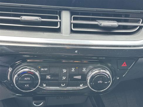 Used 2024 Chevrolet Trax RS w/ Driver Confidence Package image 19