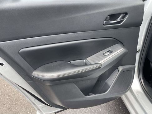 Used 2024 Nissan Altima 2.5 SV FWD image 11